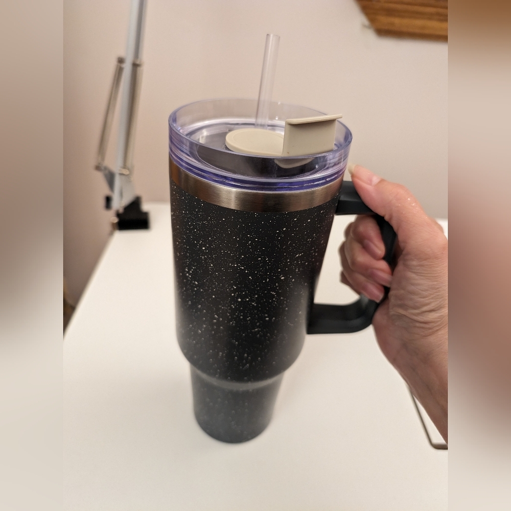 Hydragear Atlas 40 oz MEGA SIZE Speckled stainless steel tumbler w handle, straw - Picture 4 of 9